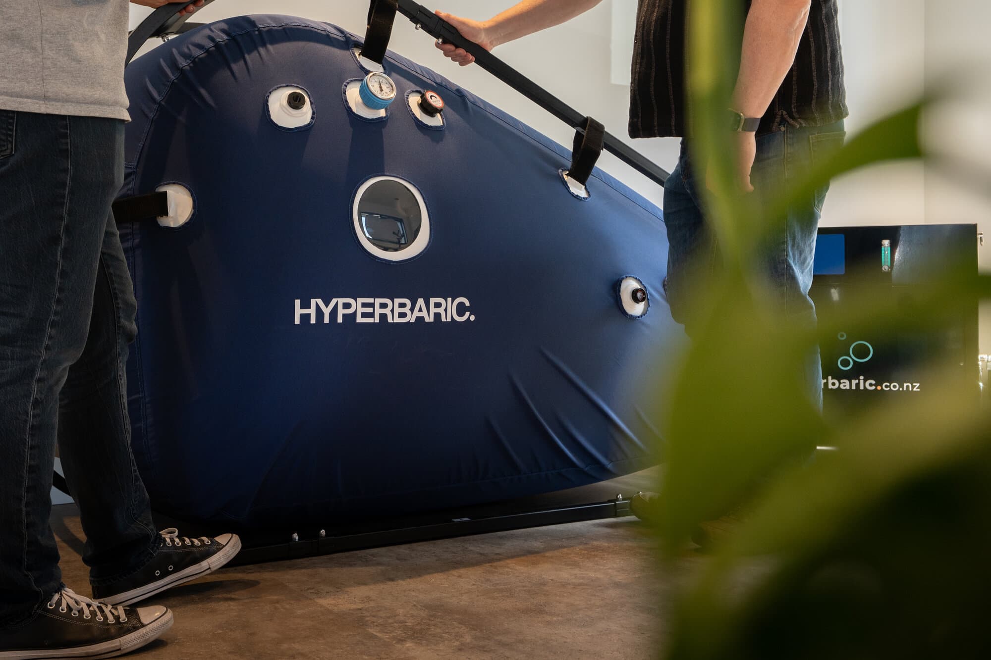 Full hyperbaric chamber setup in a home environment