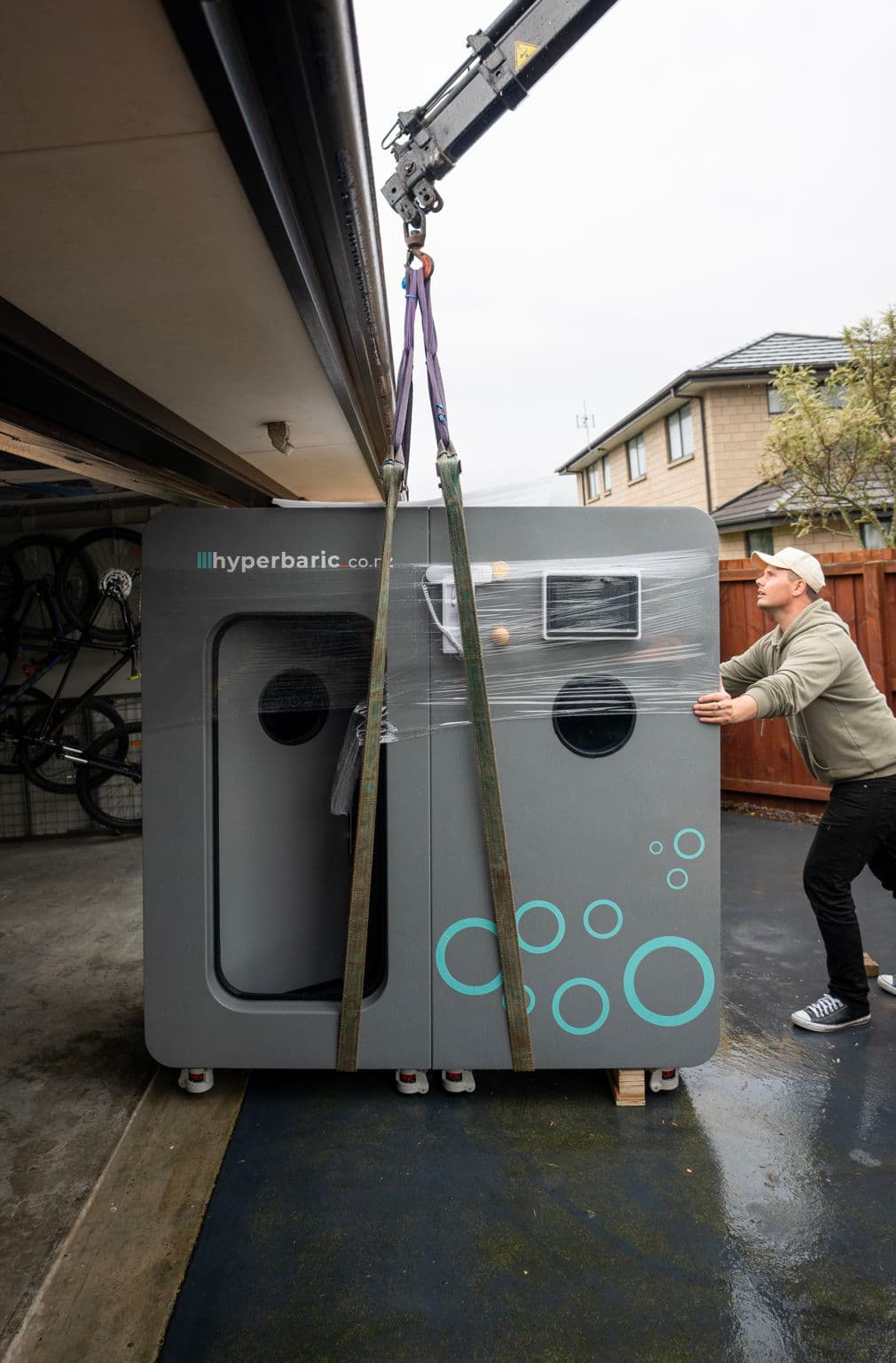 Hyperbaric chamber set up in a home environment